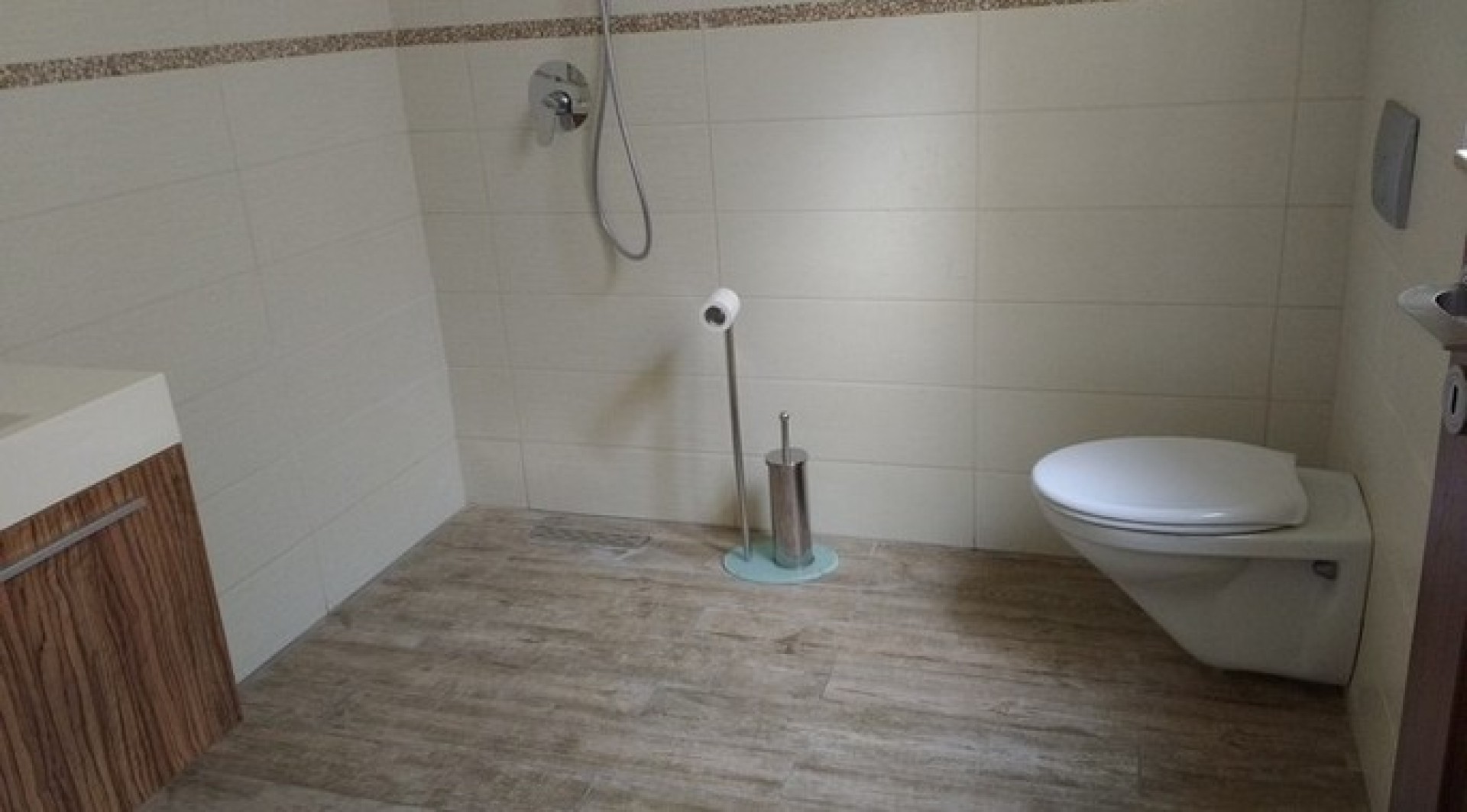 Modern Apartment with Views