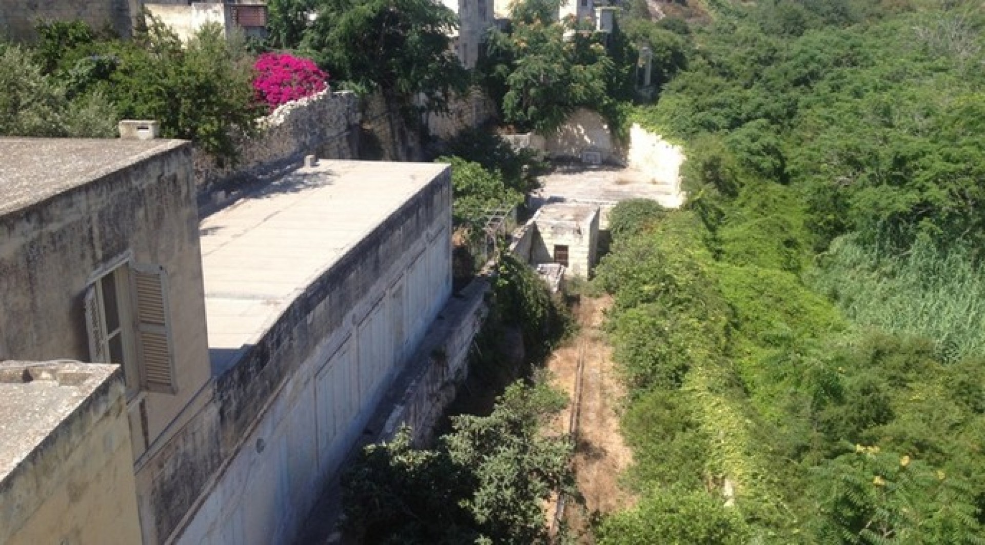 Hotel with a Pool and Seaviews