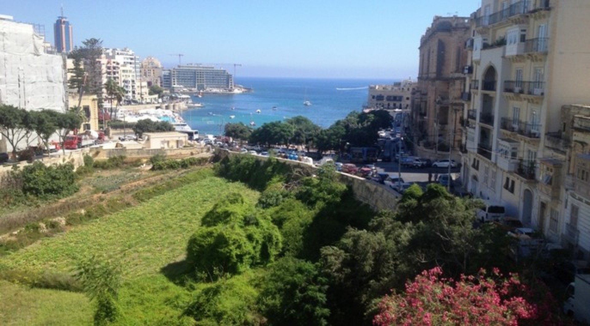 Hotel with a Pool and Seaviews