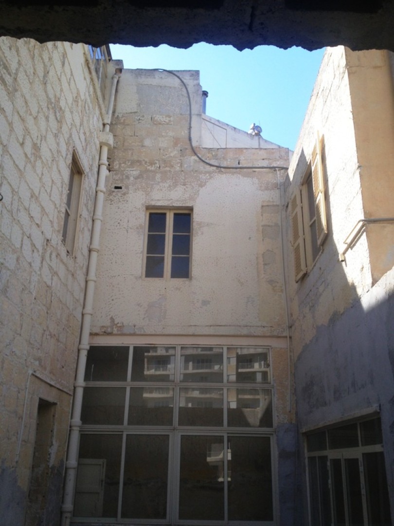 Hotel with a Pool and Seaviews