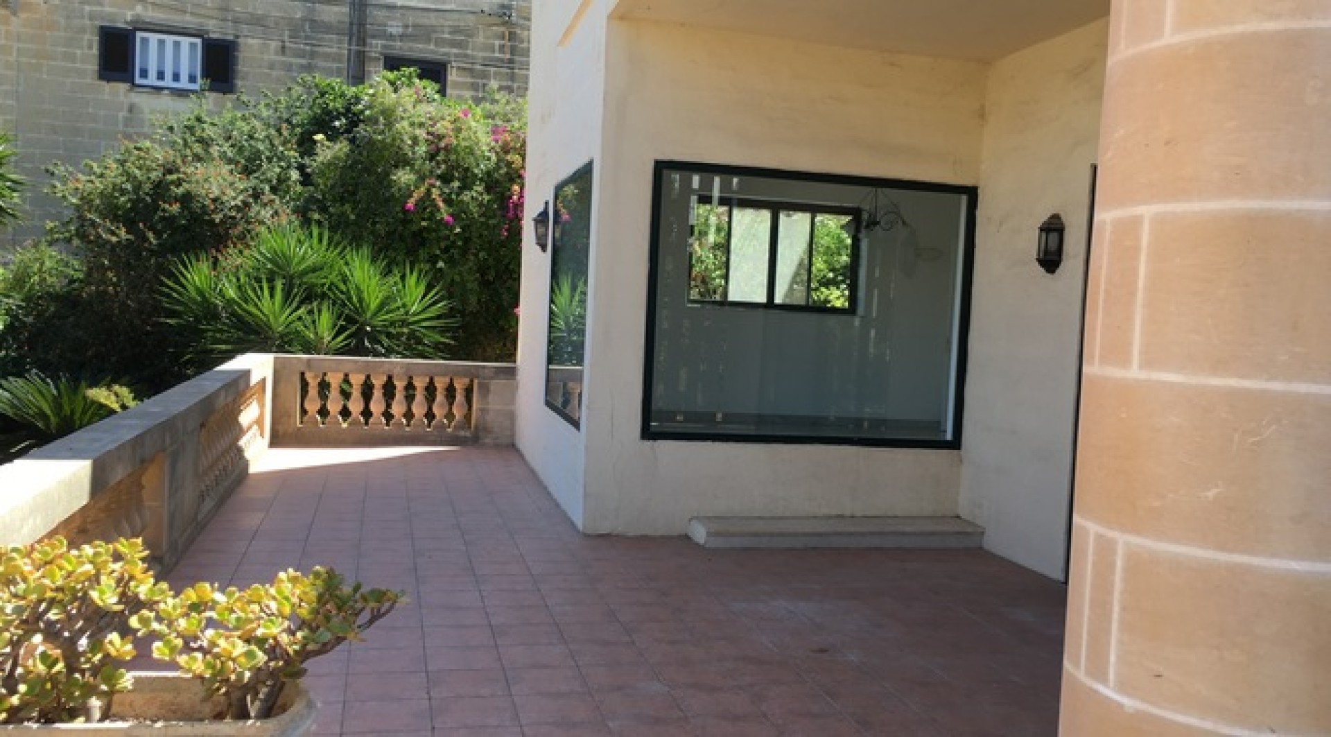 Villa with a Pool and Gardens