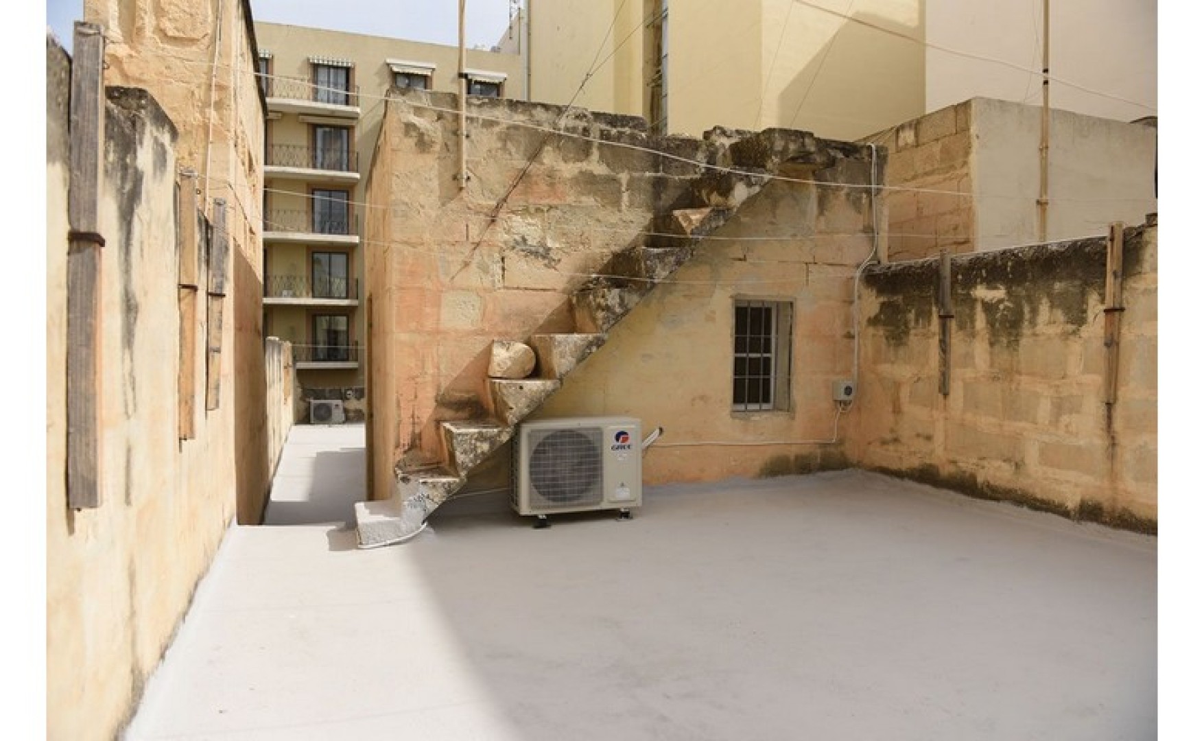 house in Sliema with a Garden
