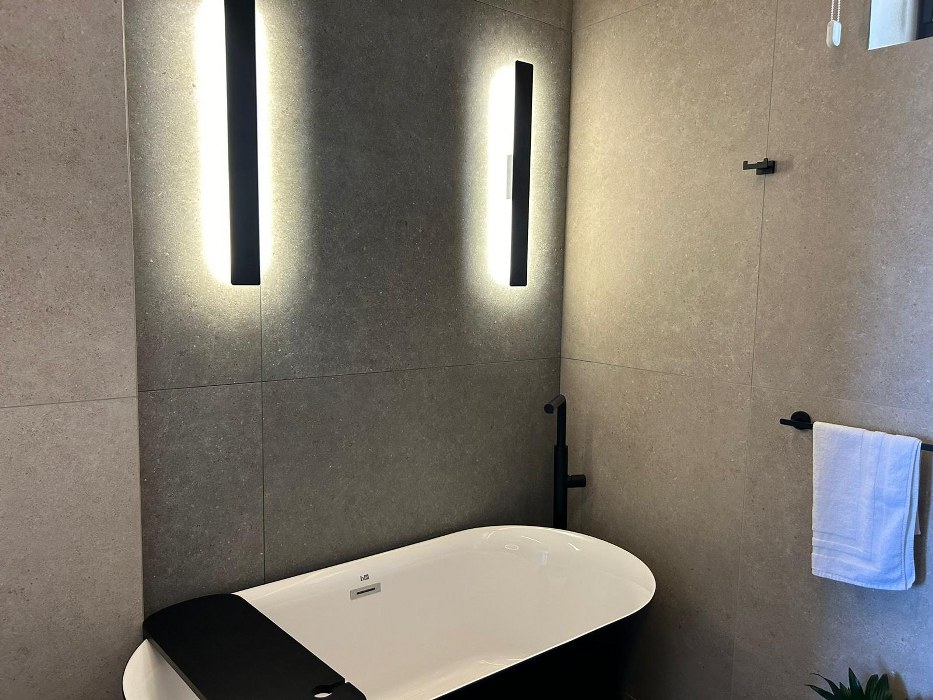 Villa with a Pool and Views