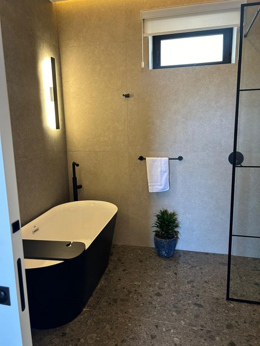 Villa with a Pool and Views