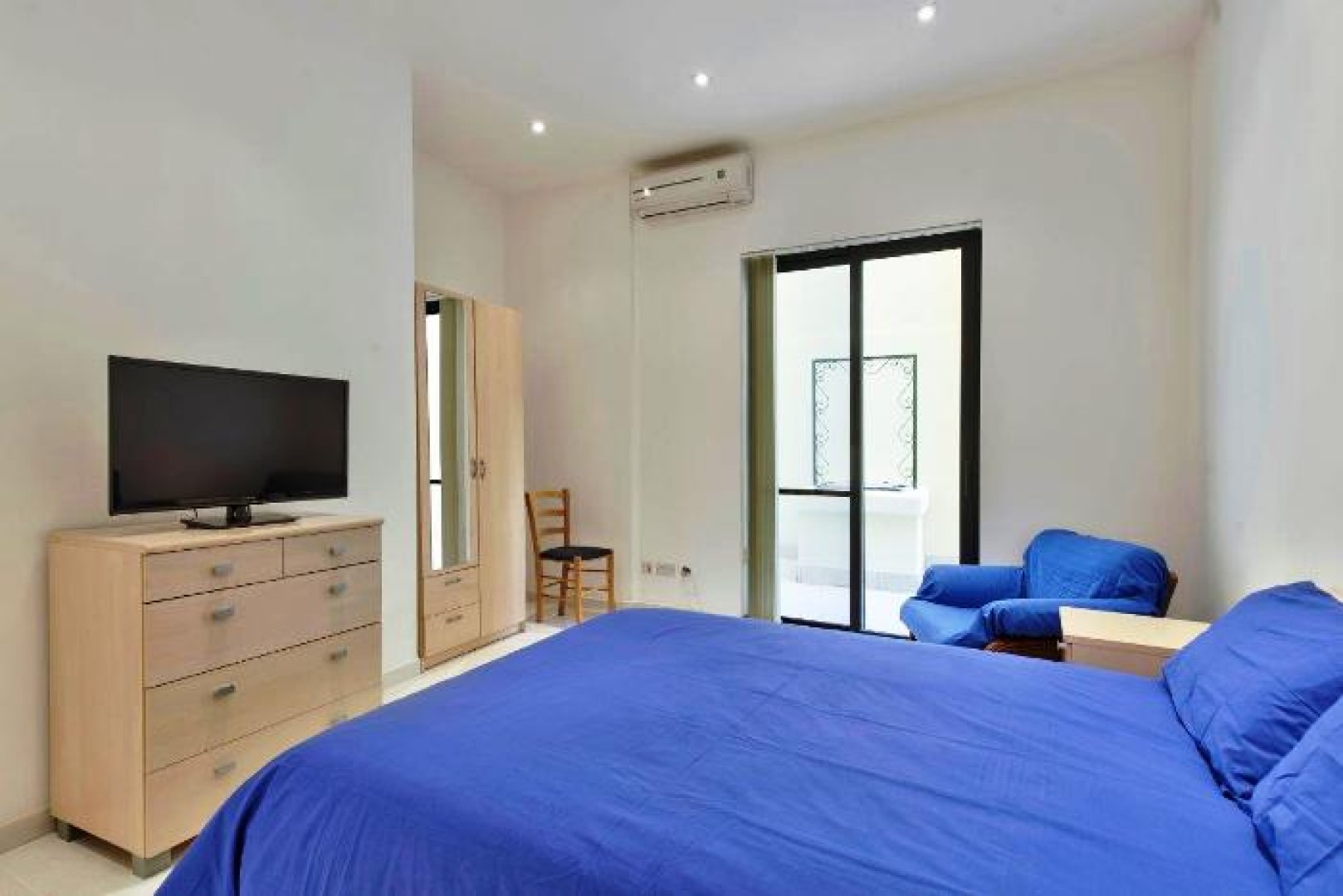 Ground Floor Apartment with a Backyard