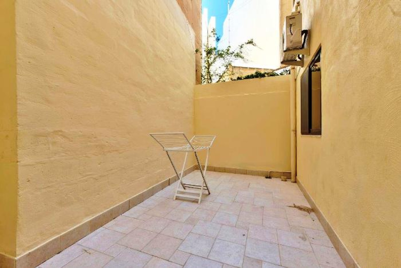 Ground Floor Apartment with a Backyard