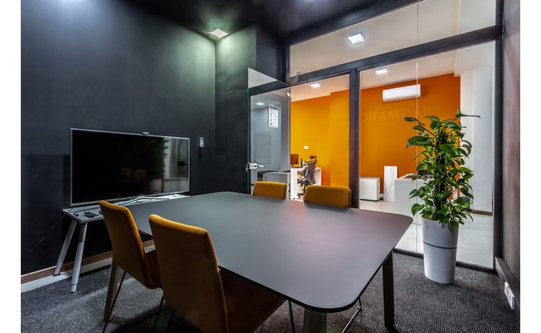 Ground Floor Office with a Backyard