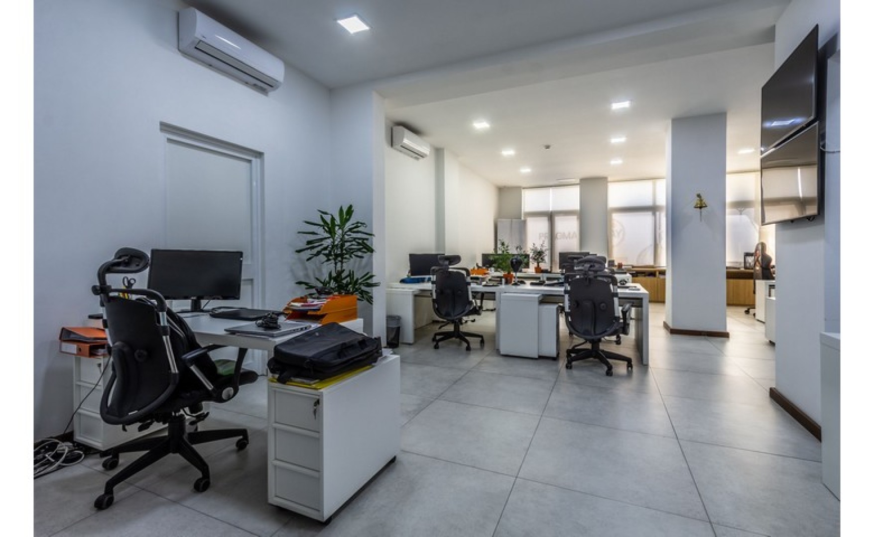 Ground Floor Office with a Backyard