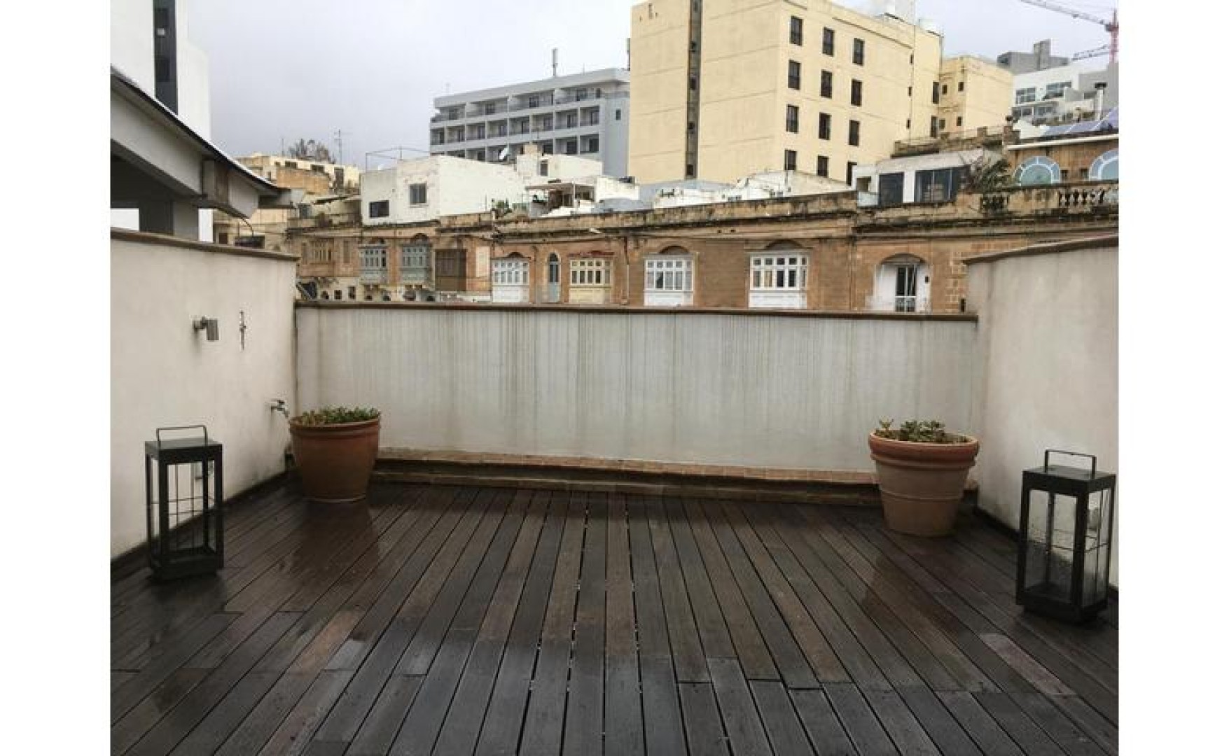 Restaurant with a Roof Terrace