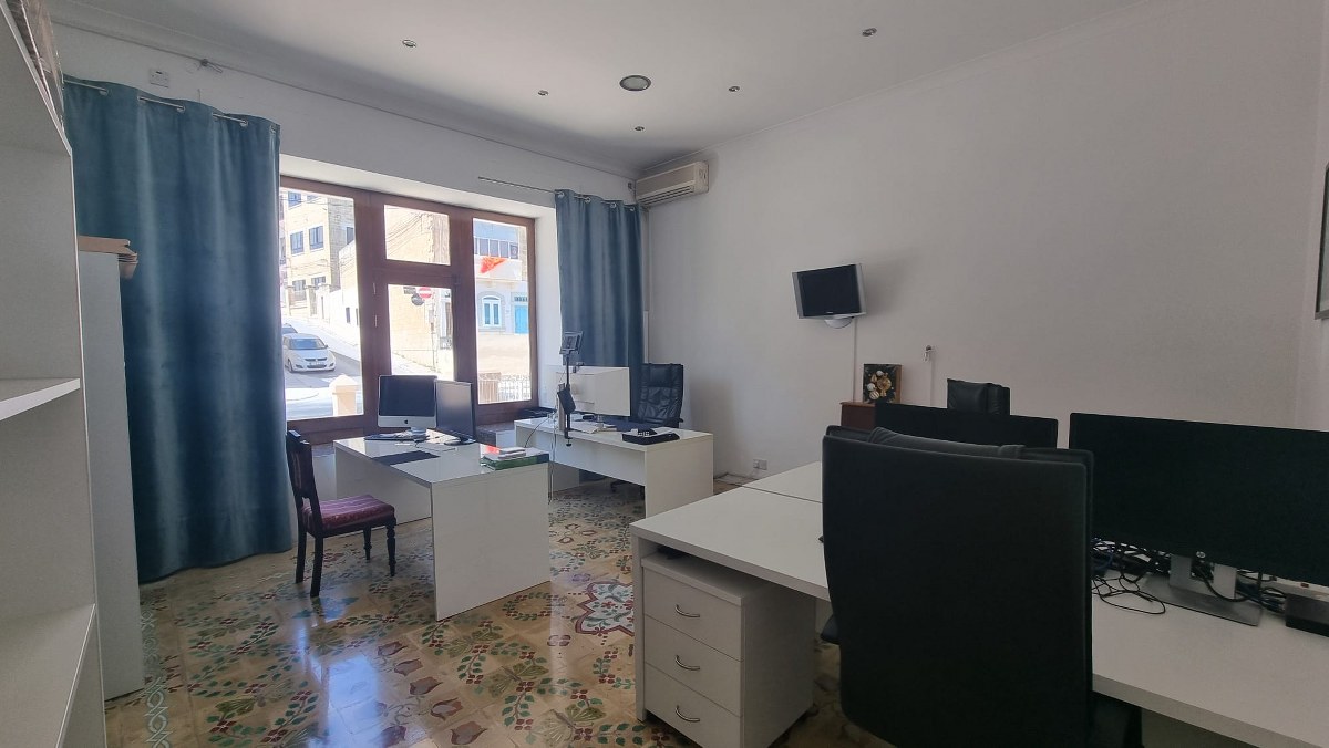 Townhouse with Office Space