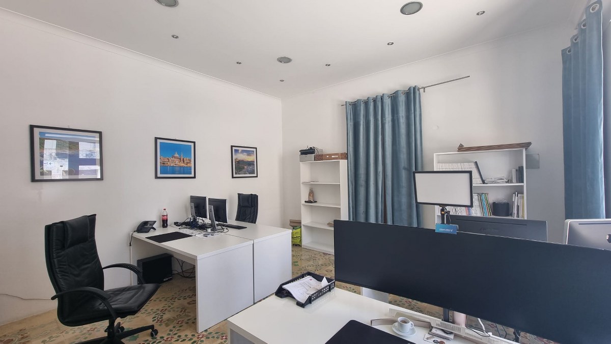 Townhouse with Office Space