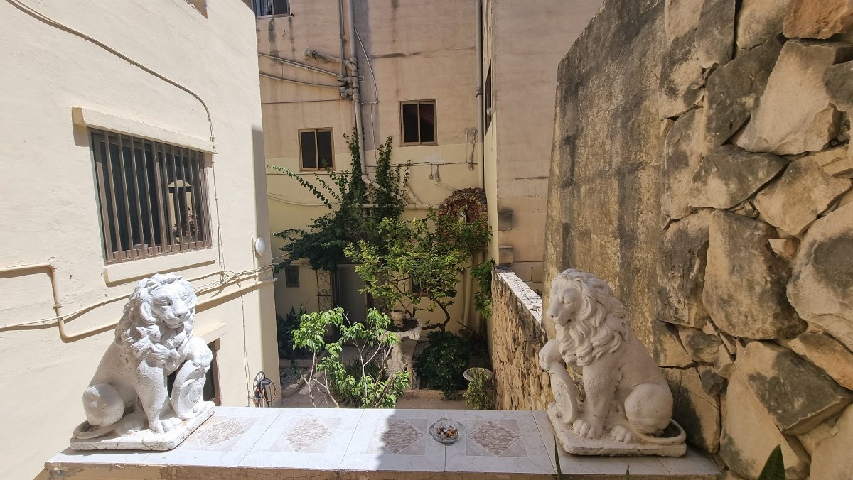 Townhouse with Office Space