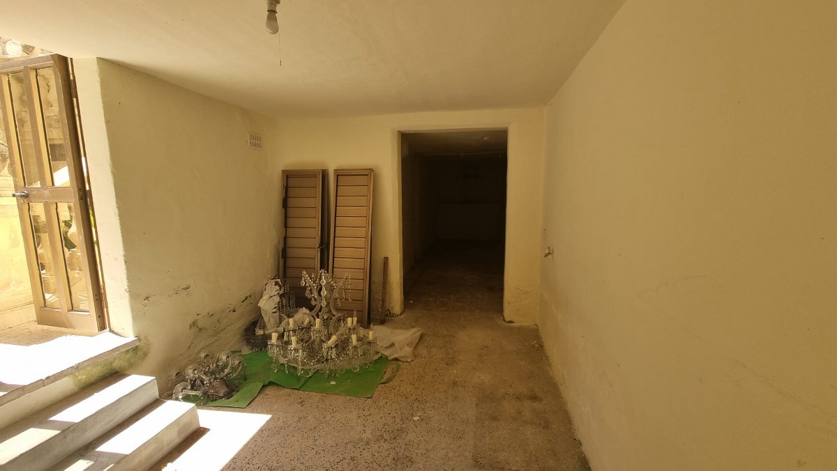 Townhouse with Office Space