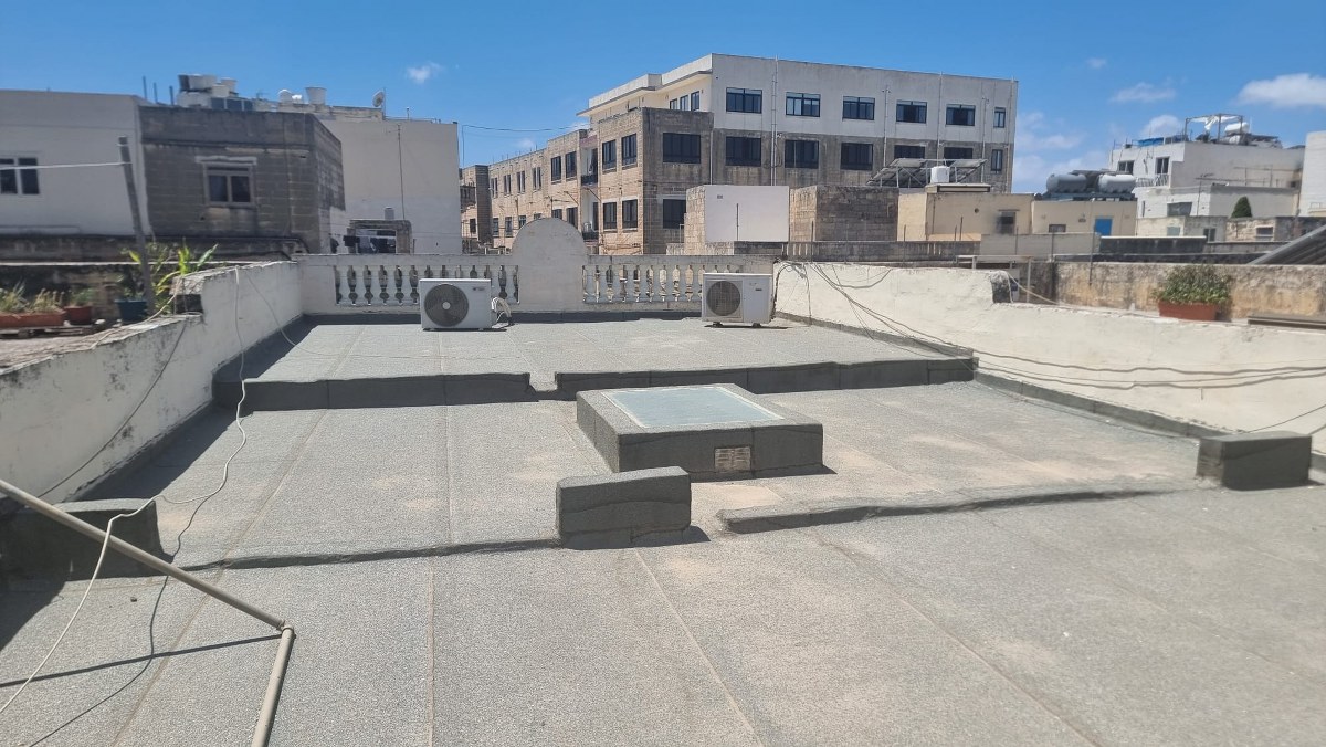 Townhouse with Office Space