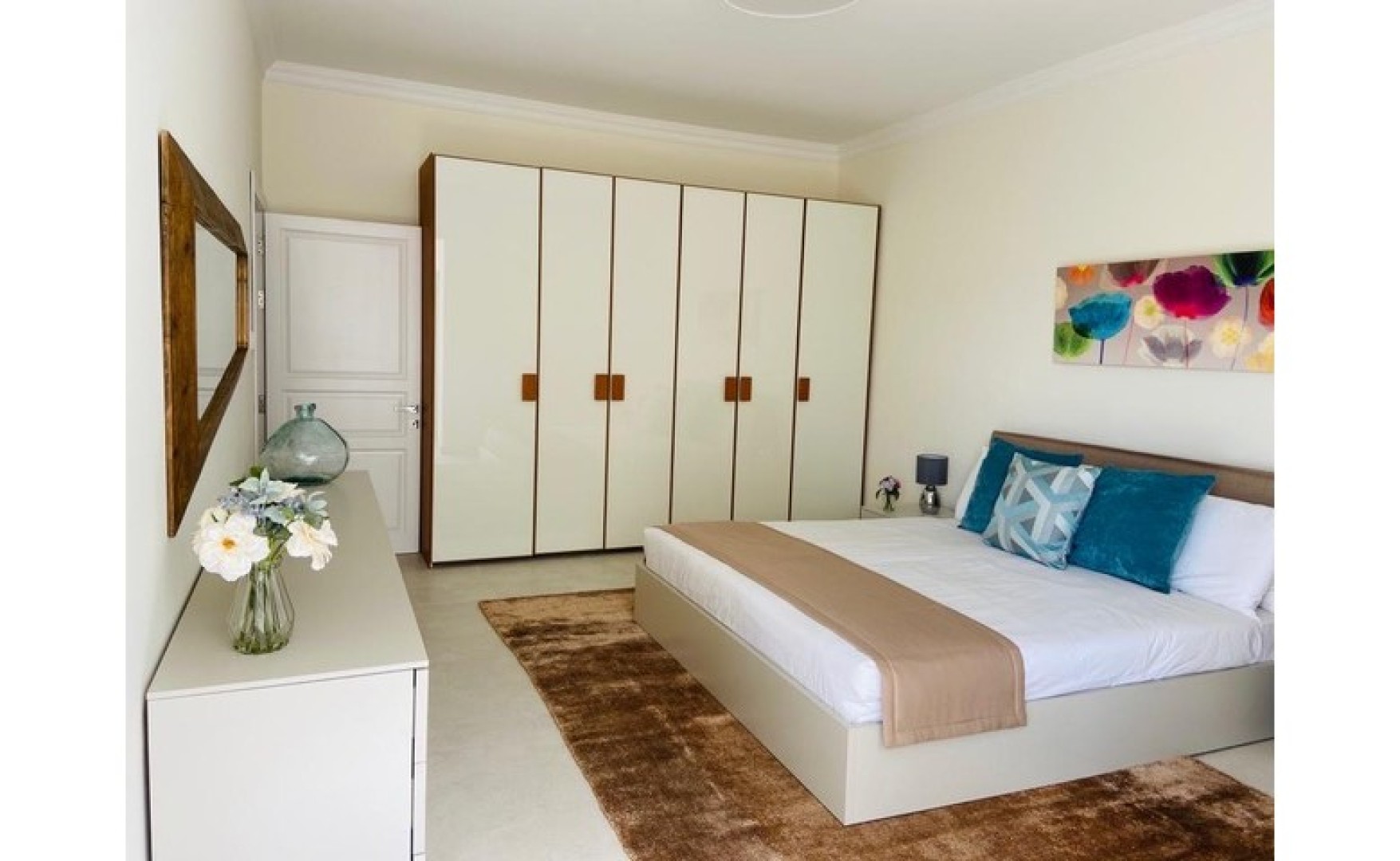 Modern Apartment with Sea Views