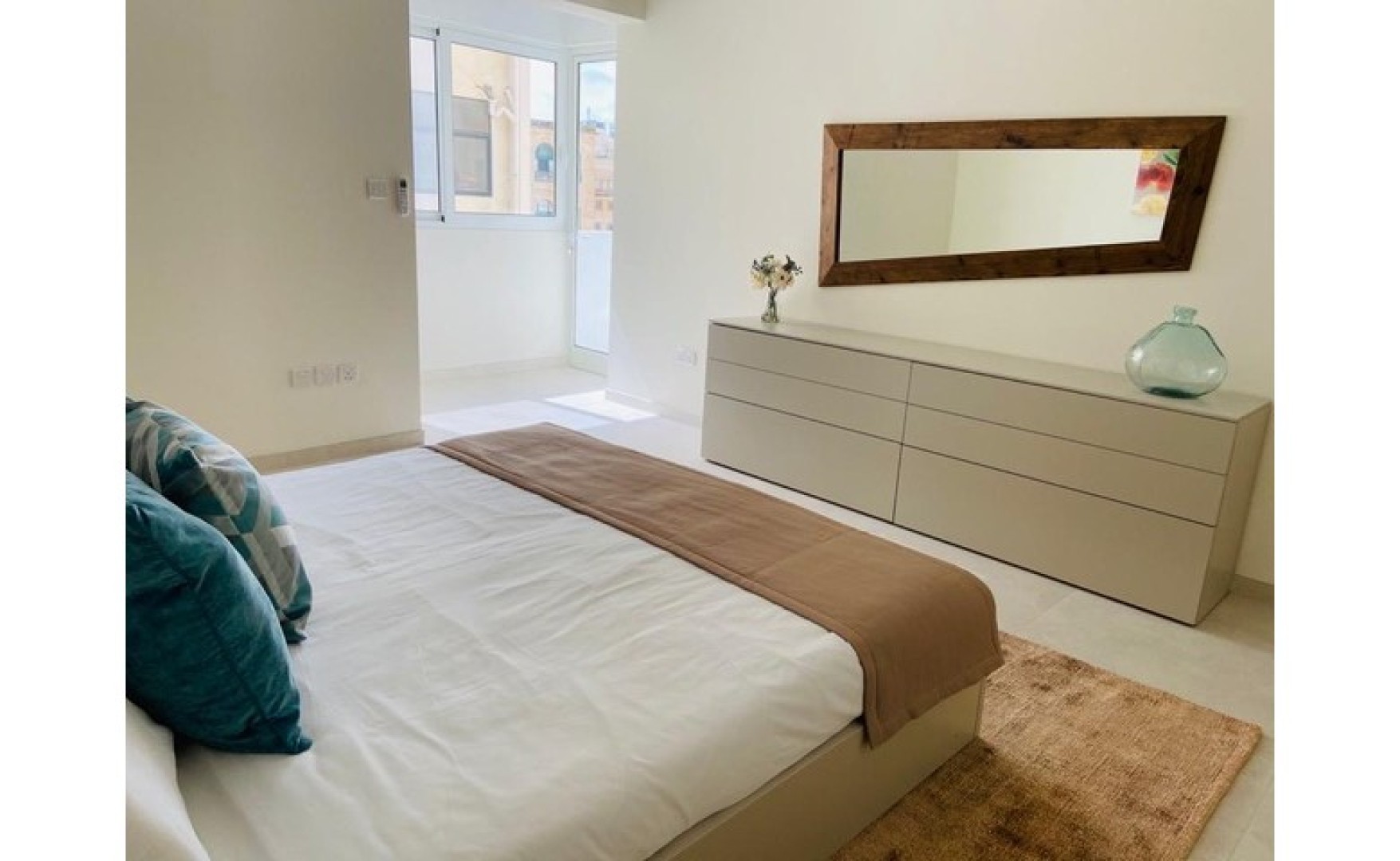 Modern Apartment with Sea Views