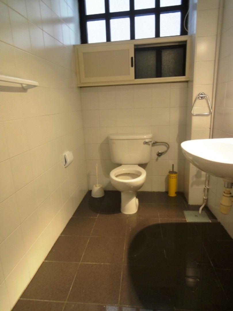 Ground Floor Shop/Office