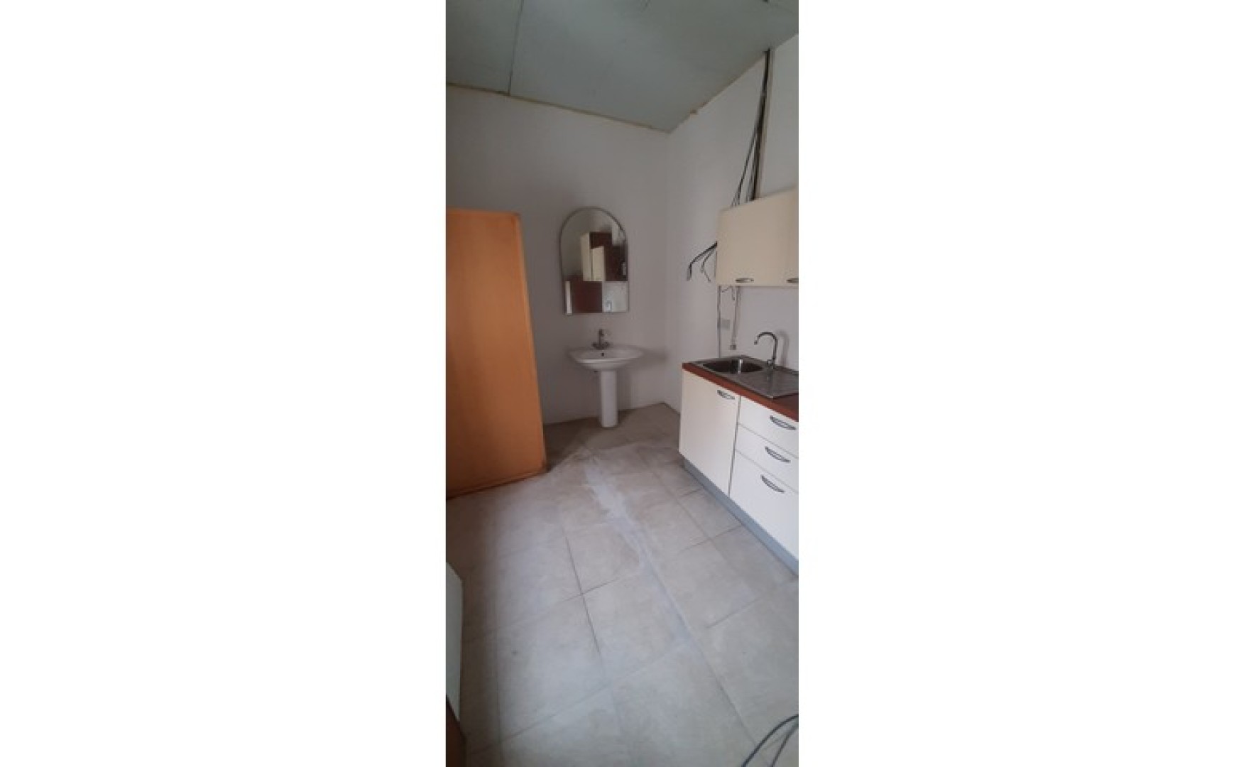 Penthouse Office with a Terrace