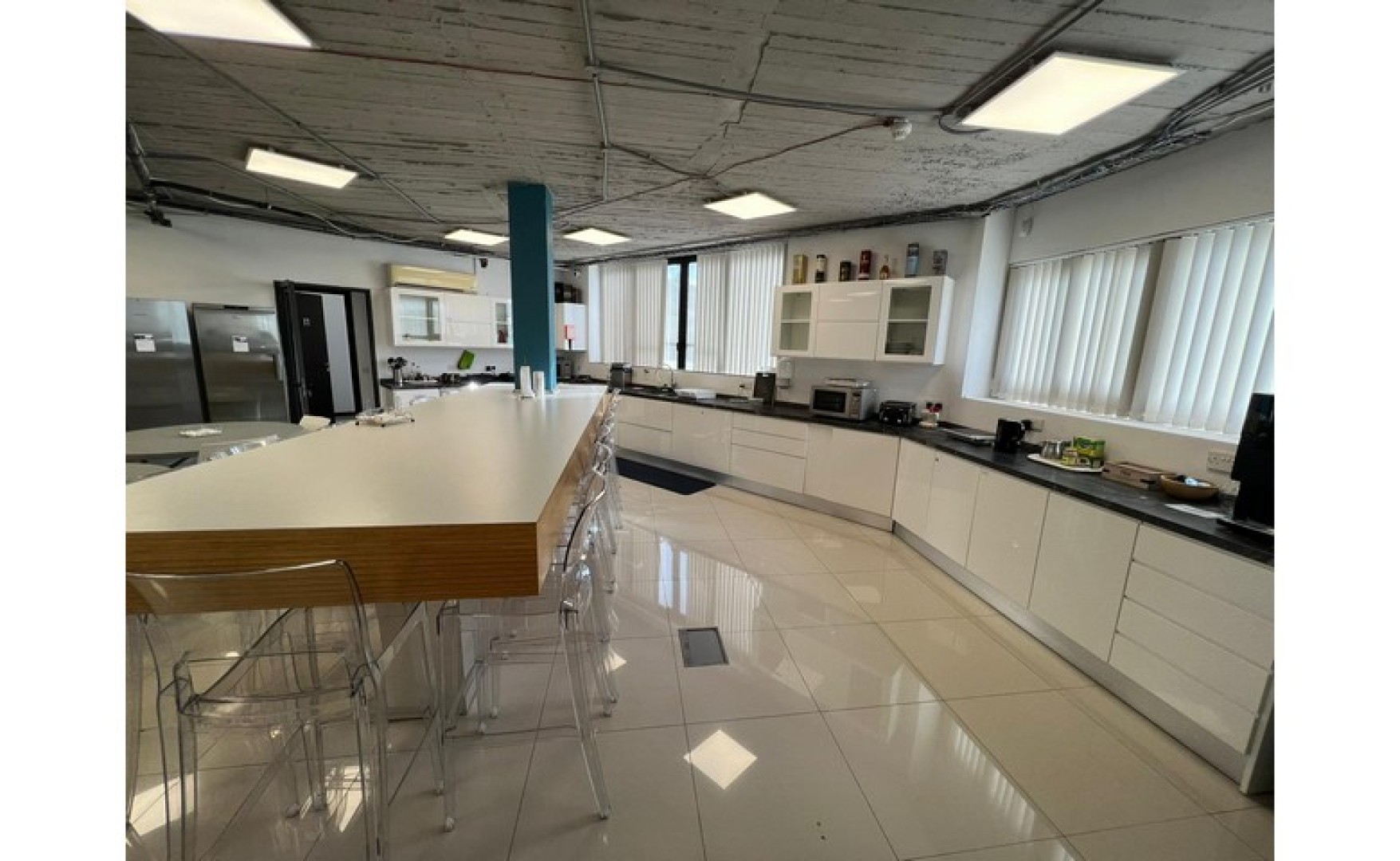 Penthouse Office with a Terrace