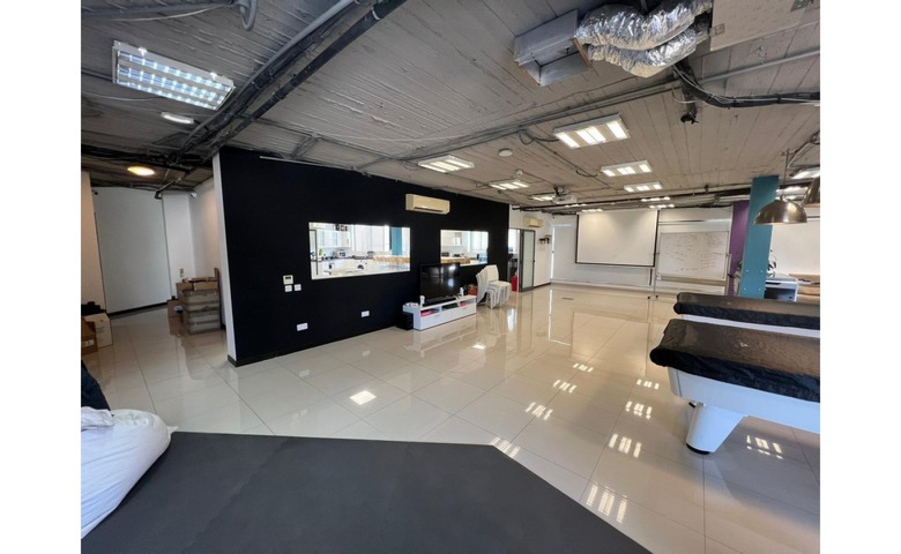 Penthouse Office with a Terrace