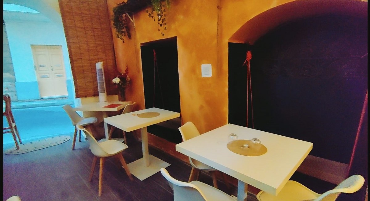 Restaurant with Views