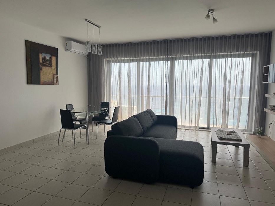 1-Bedroom Apartment with Stunning Sea Views in St. Julian's