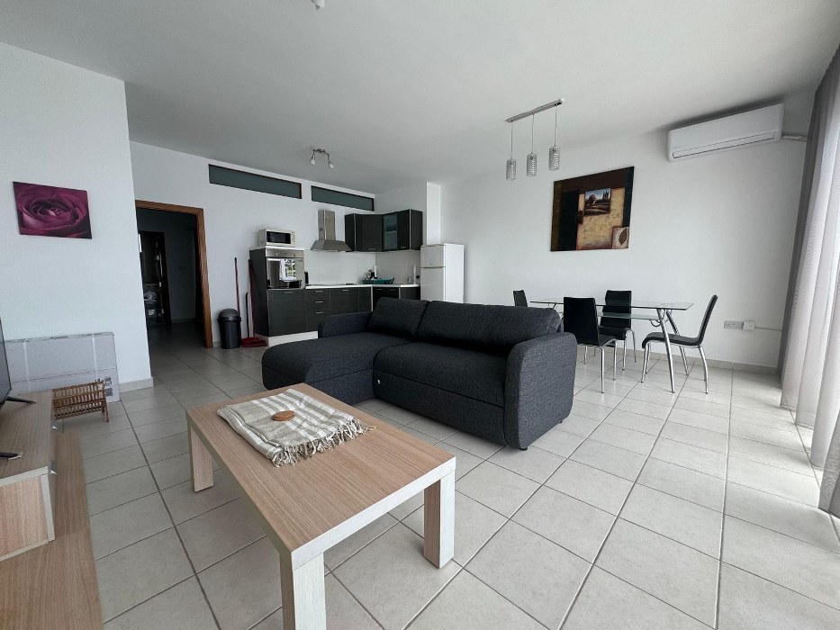 1-Bedroom Apartment with Stunning Sea Views in St. Julian's