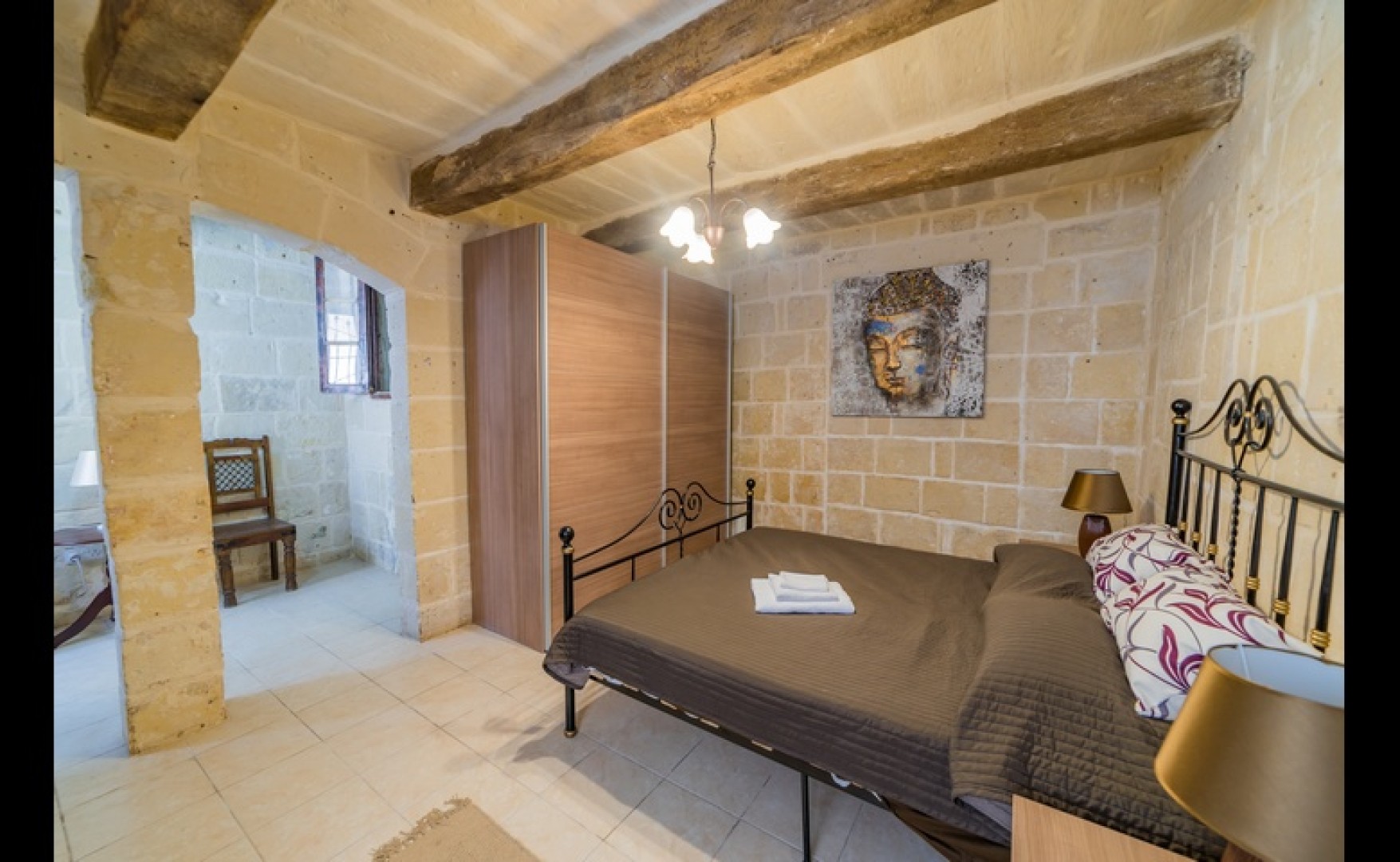 Real estate Malta Ground floor for rent in Valletta Simon