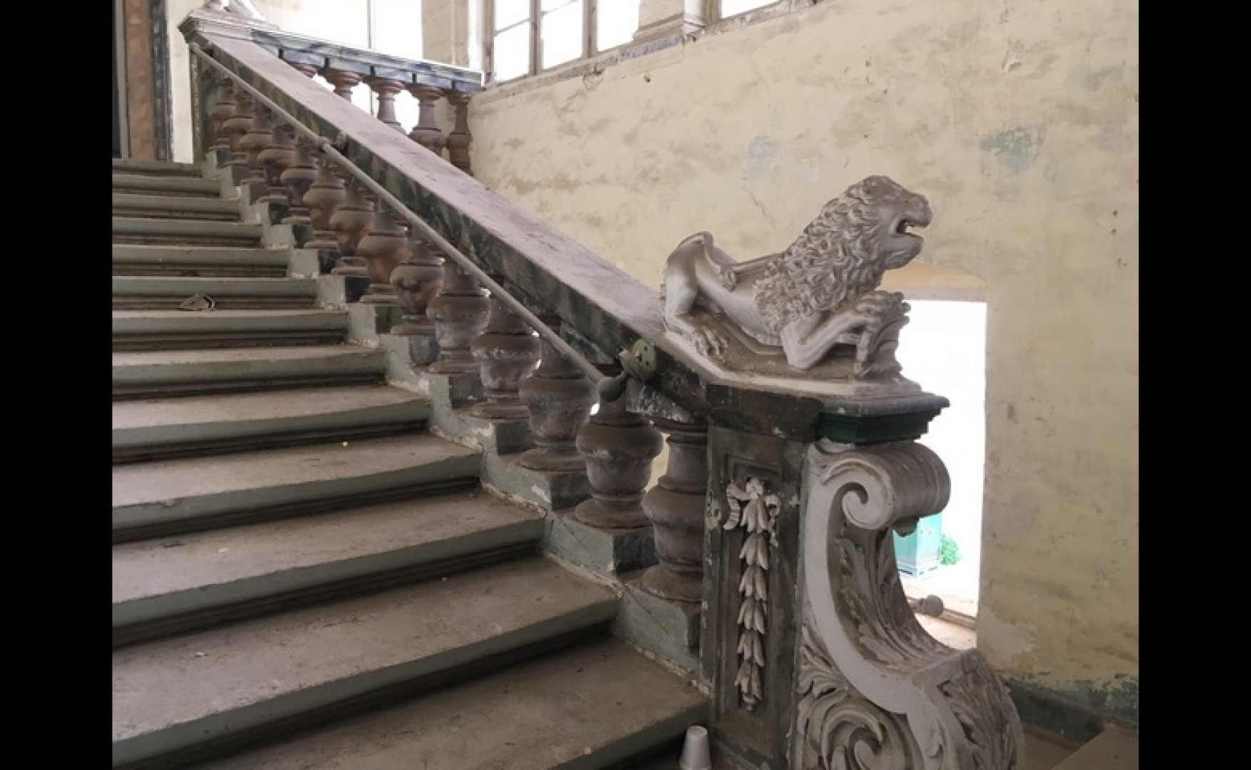 Corner Palazzo with a Courtyard