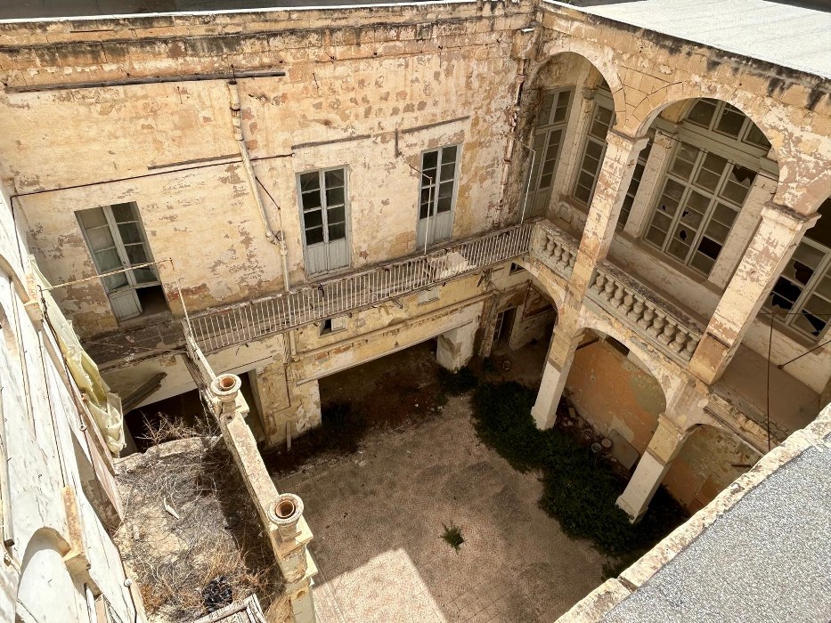 Corner Palazzo with a Courtyard