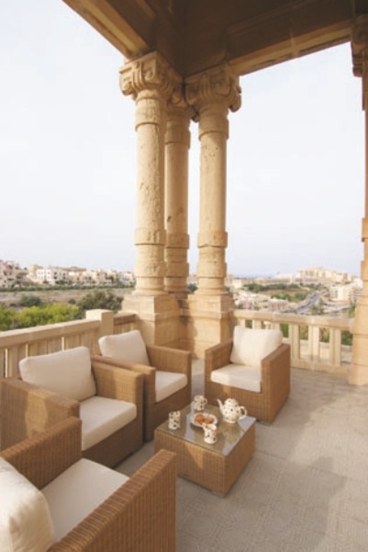 Luxury Palazzo with a Pool