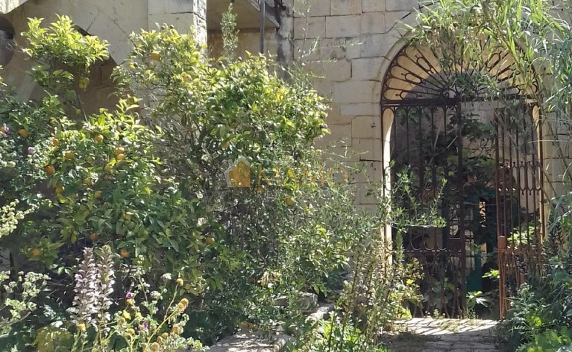 Ejendom i Żebbuġ