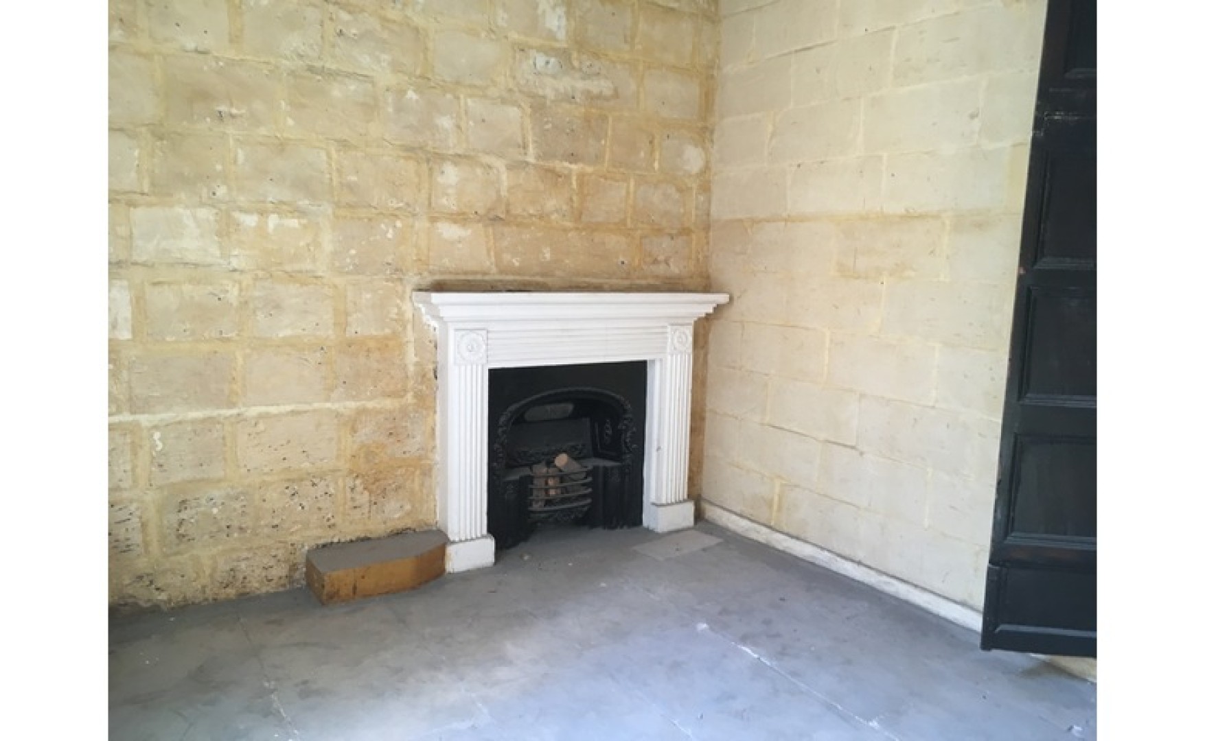 Block of Apartments with a Roof Terrace