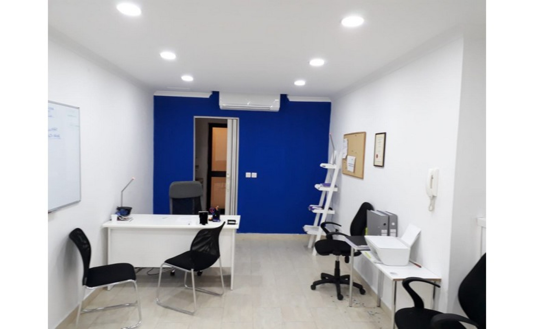 Office / Shop for rent in Malta: St Julian's 65sqm premises