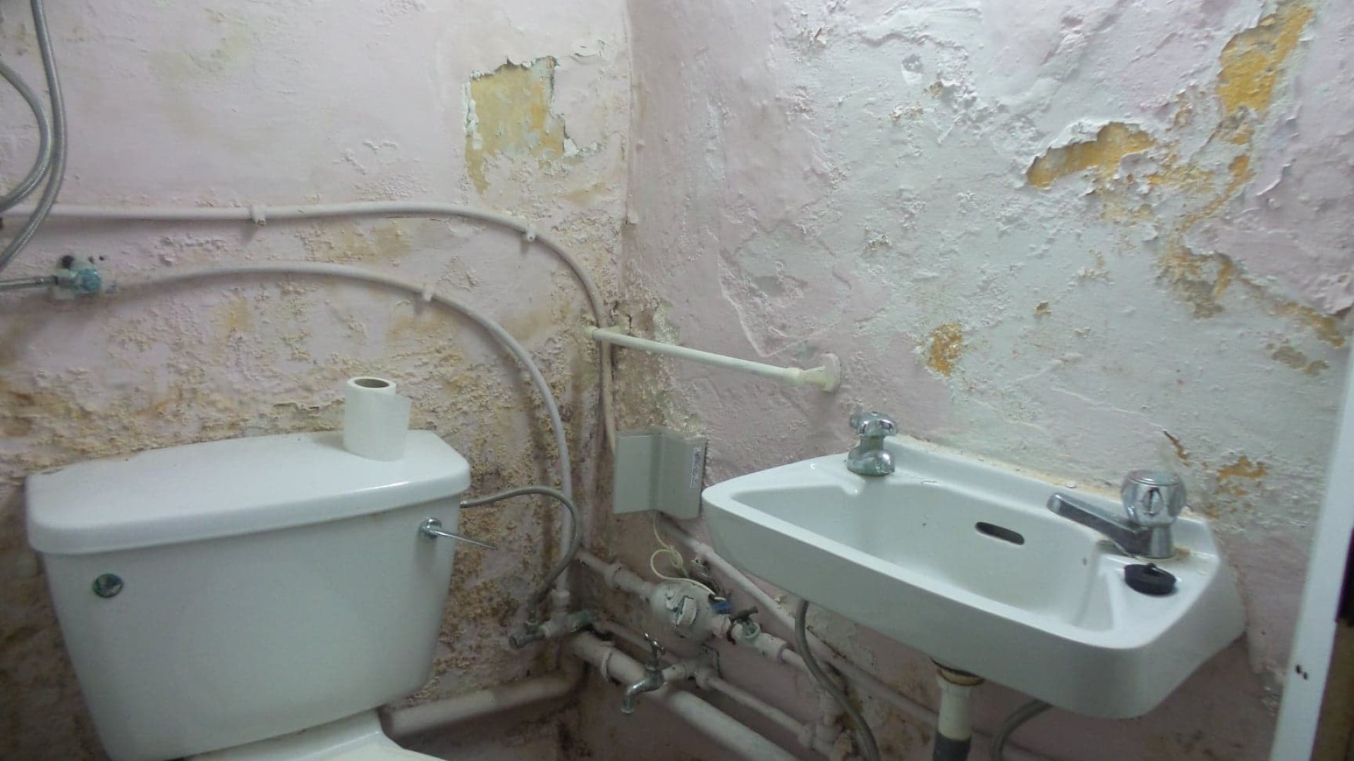 Commercial property Malta:  Class 4 Shop in Kalkara for sale