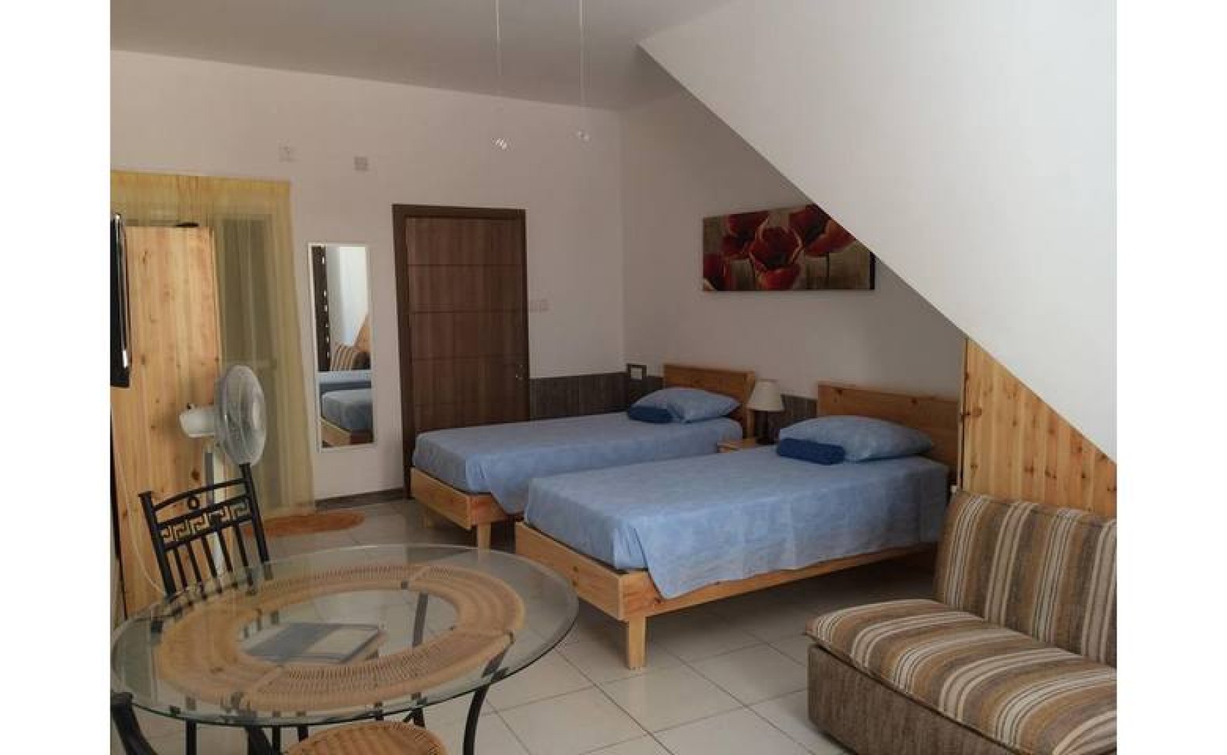 Modern 3-Bedroom Maisonette in Ghajnsielem with Scenic Views