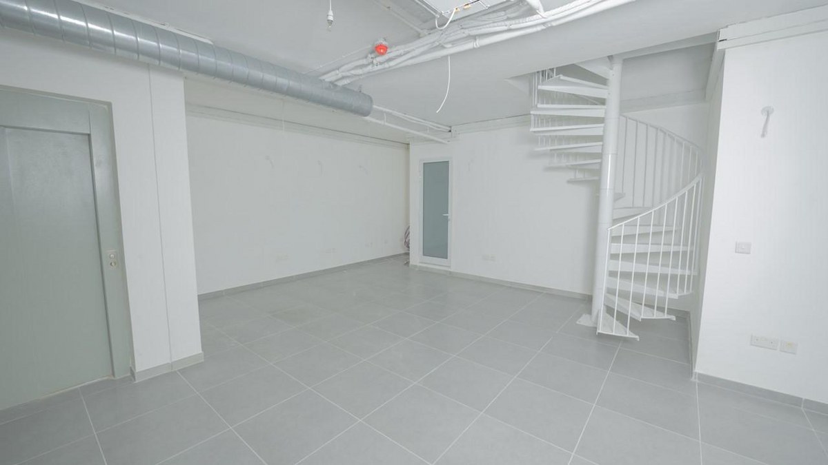 Ground Floor Seafront Shop