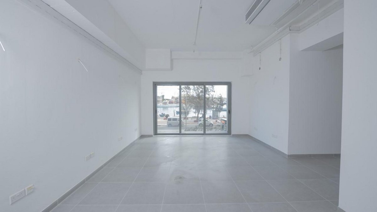 Ground Floor Seafront Shop