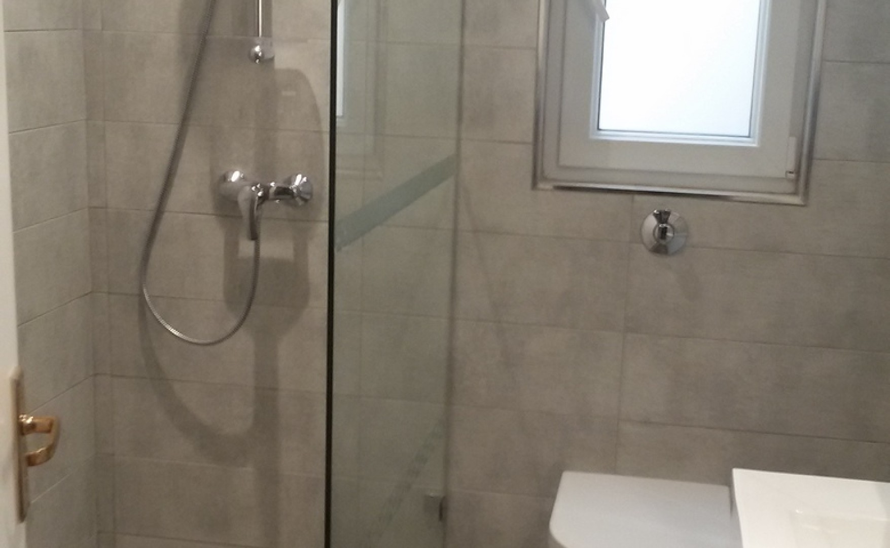 Maisonette with 2 Car Garage