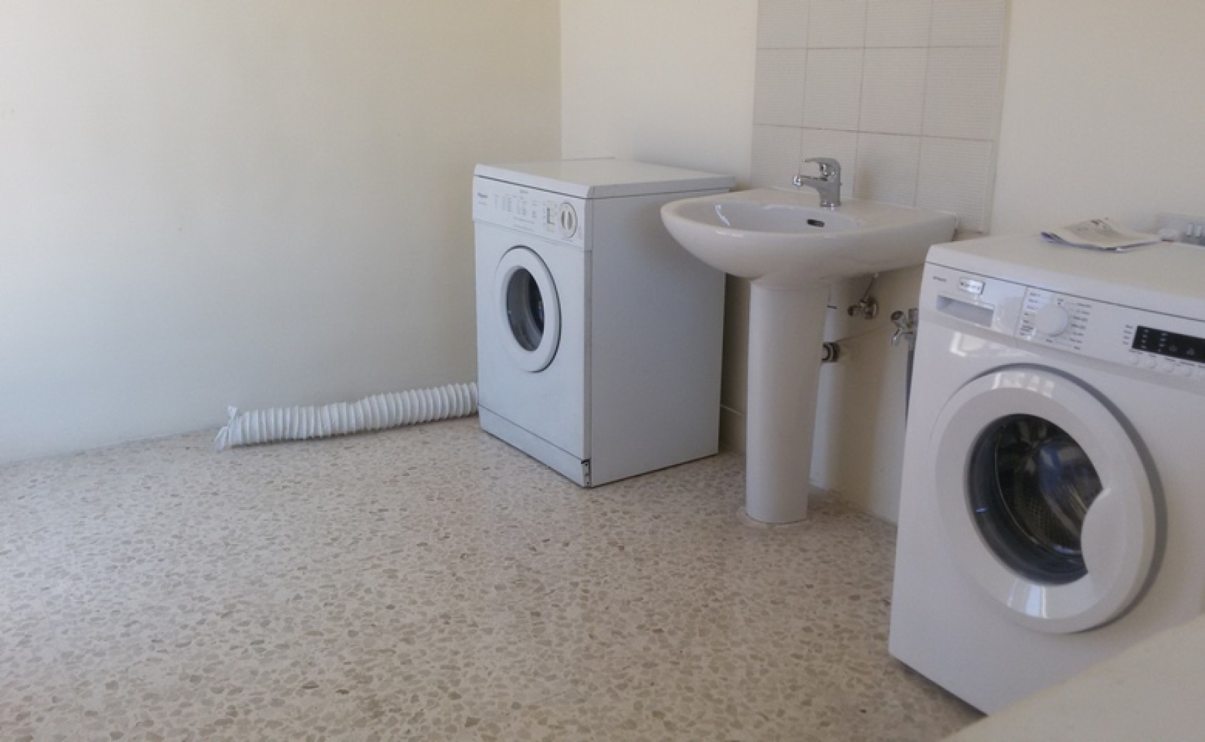 Maisonette with 2 Car Garage