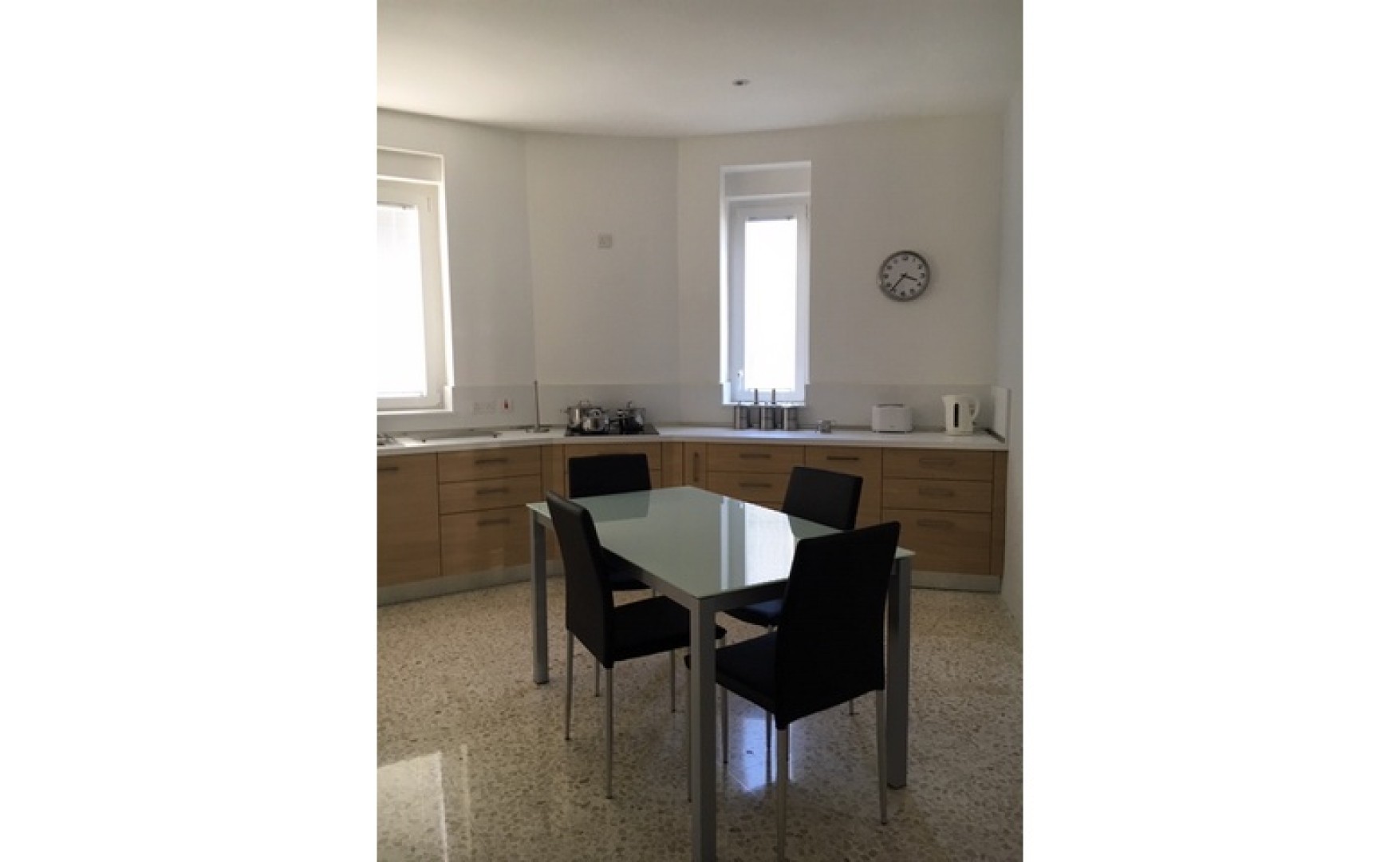 Maisonette with 2 Car Garage