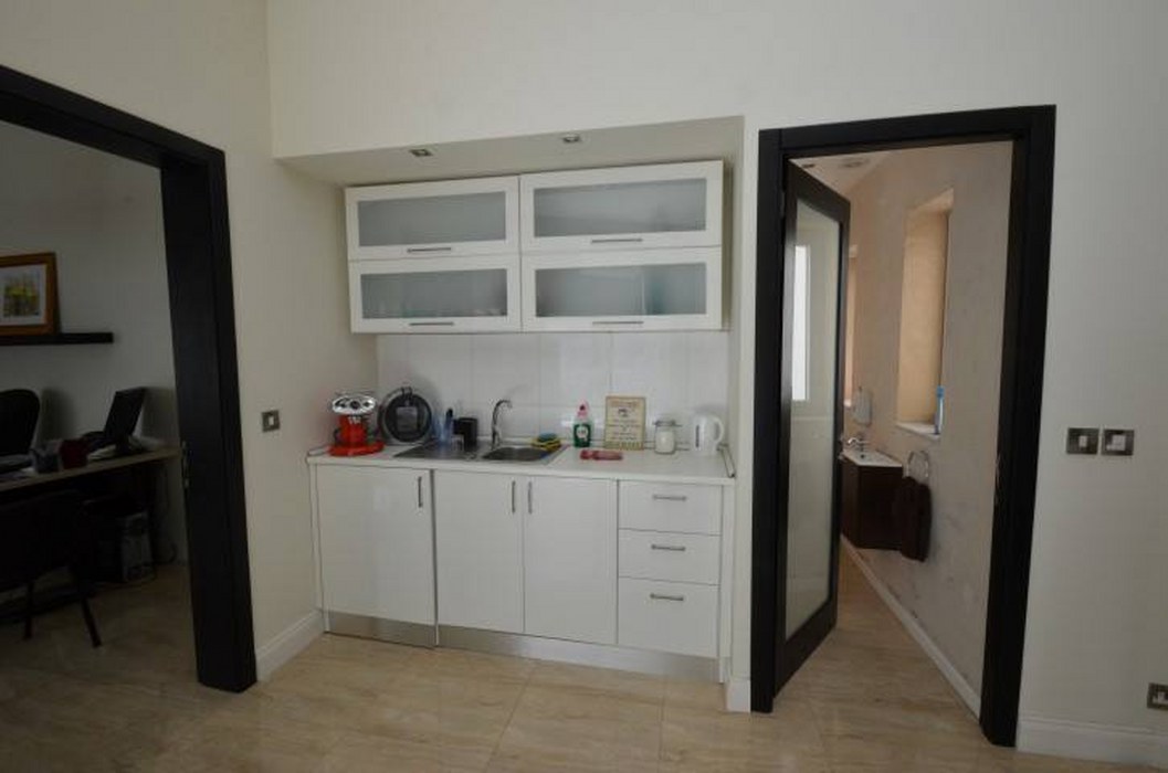 Furnished Office with a Roof Terrace