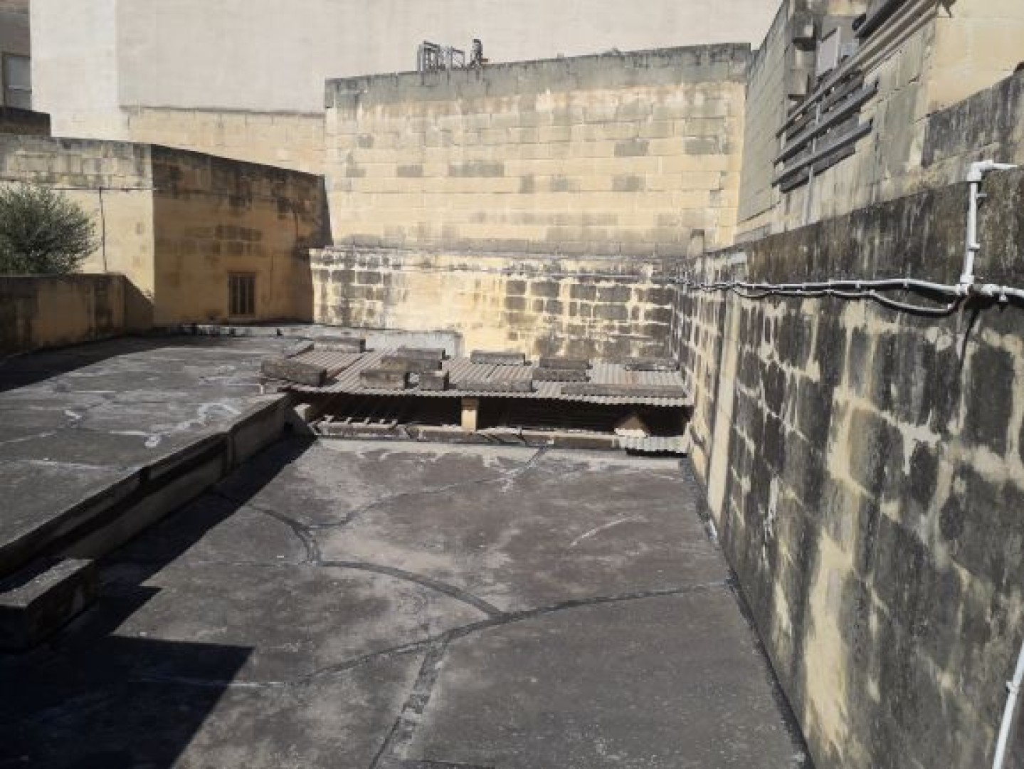 Farmhouse with a Garden