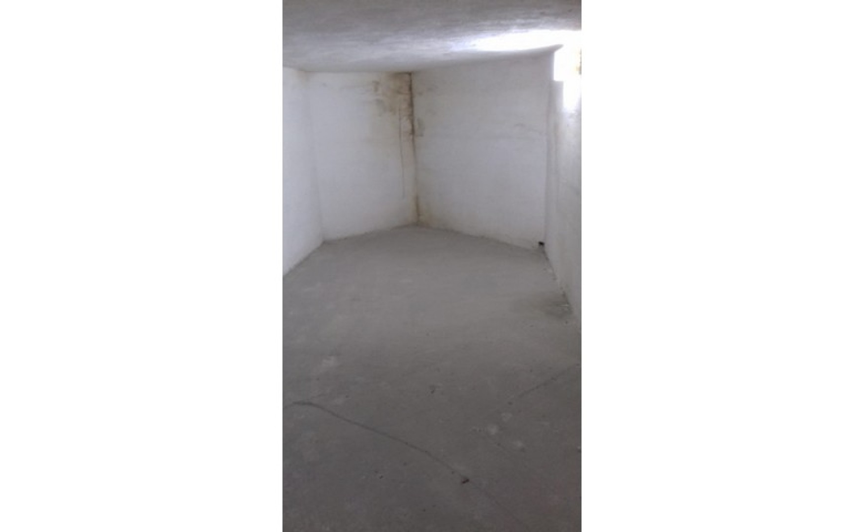 Real estate Malta: Marsascala 4 car semi-basement garage for rent