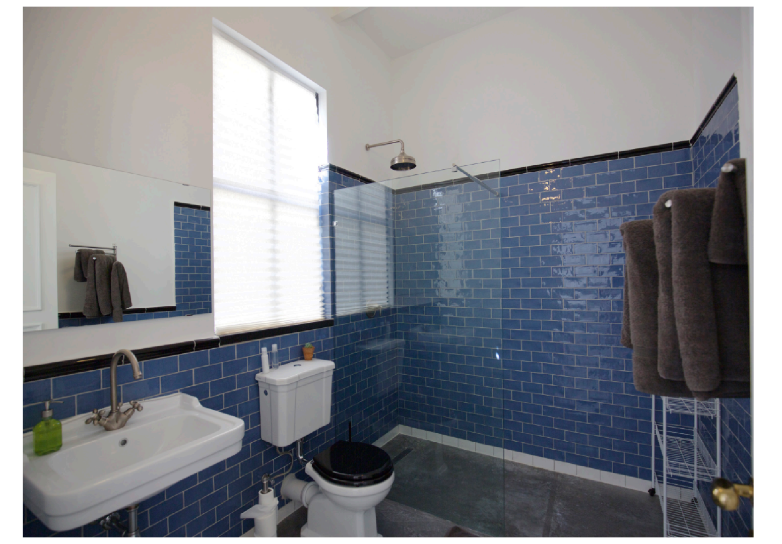 Corner Apartment with seaviews