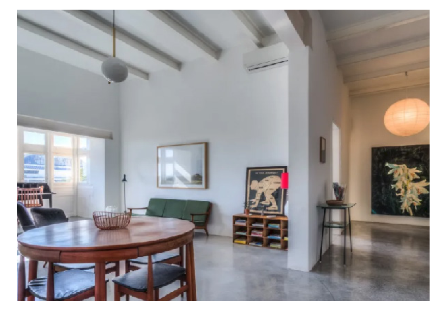 Corner Apartment with seaviews