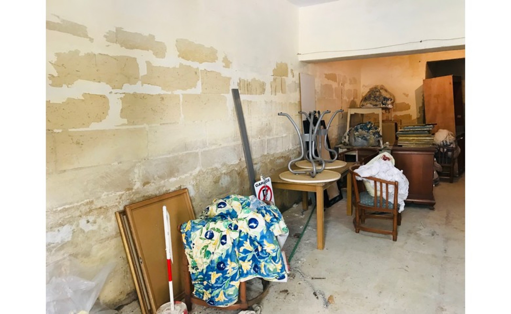 Real estate Malta: 60sqm garage / storage for rent in Bugibba