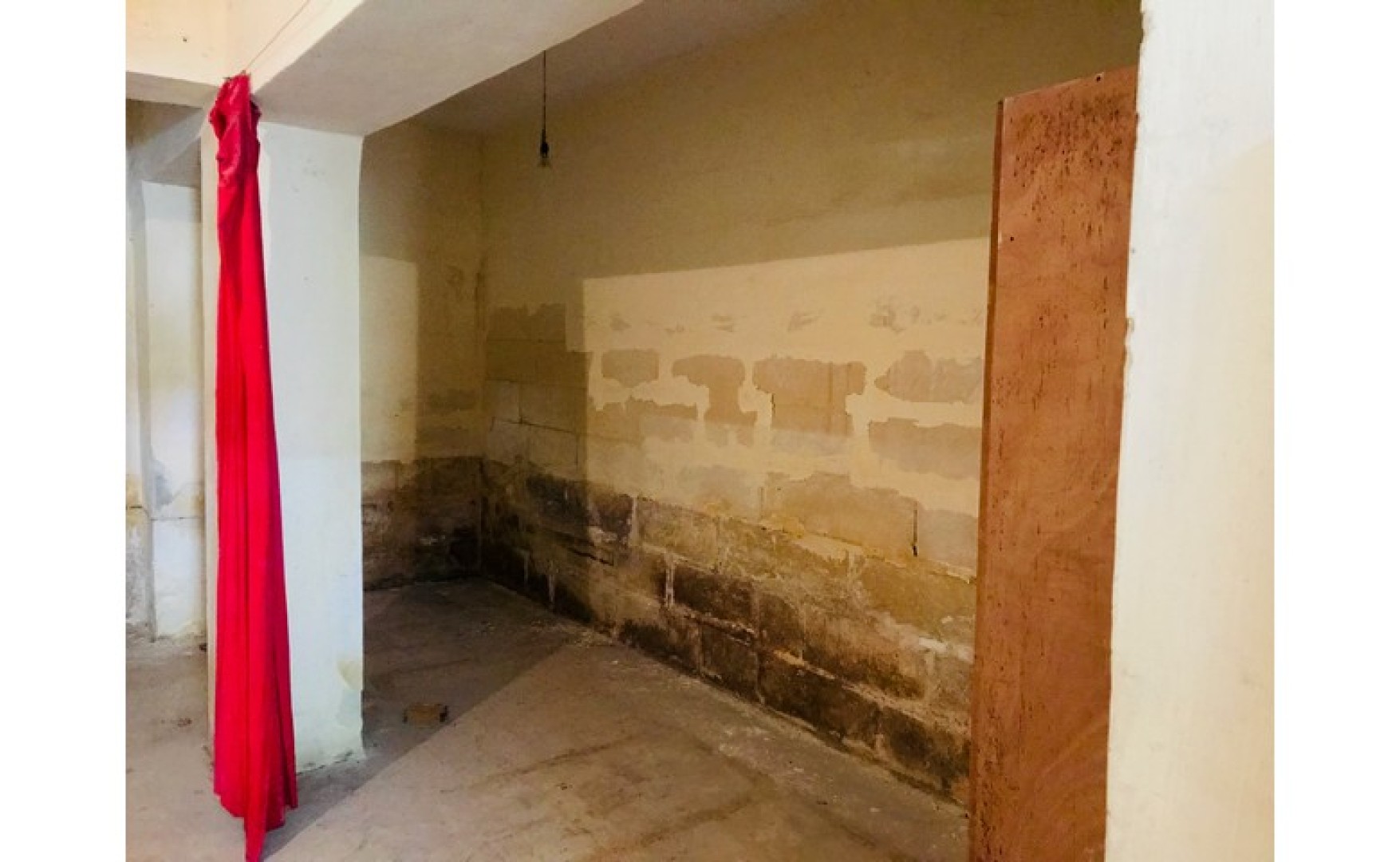 Real estate Malta: 60sqm garage / storage for rent in Bugibba