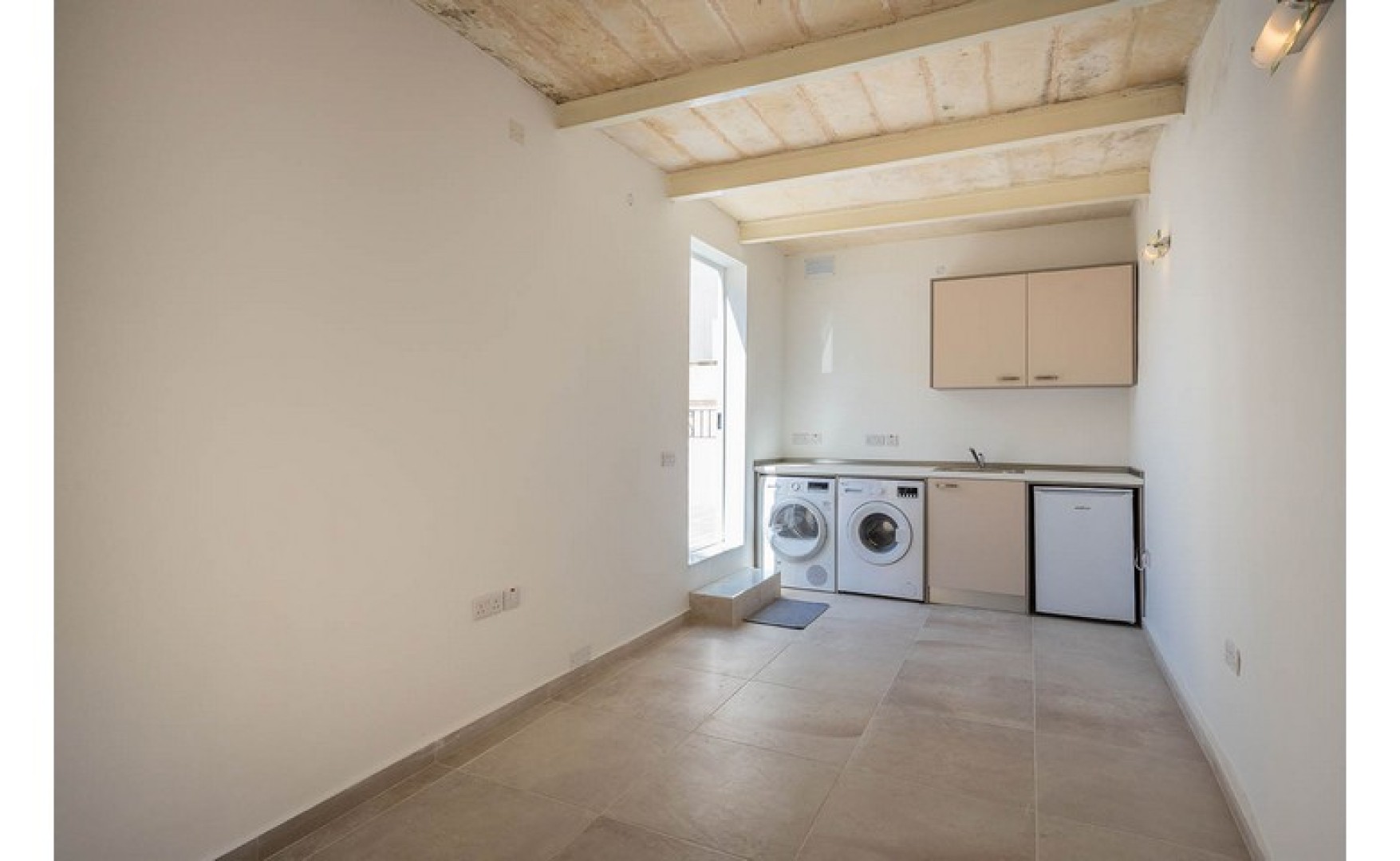 Office Space with a Roof Terrace
