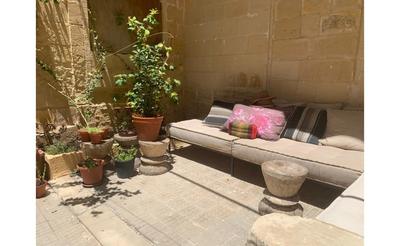 Town House in Tas-Sliema from Simonmamo.com – €4,500